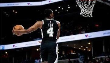 【观察】4年2.29亿压垮球队？福克斯决定马刺命运